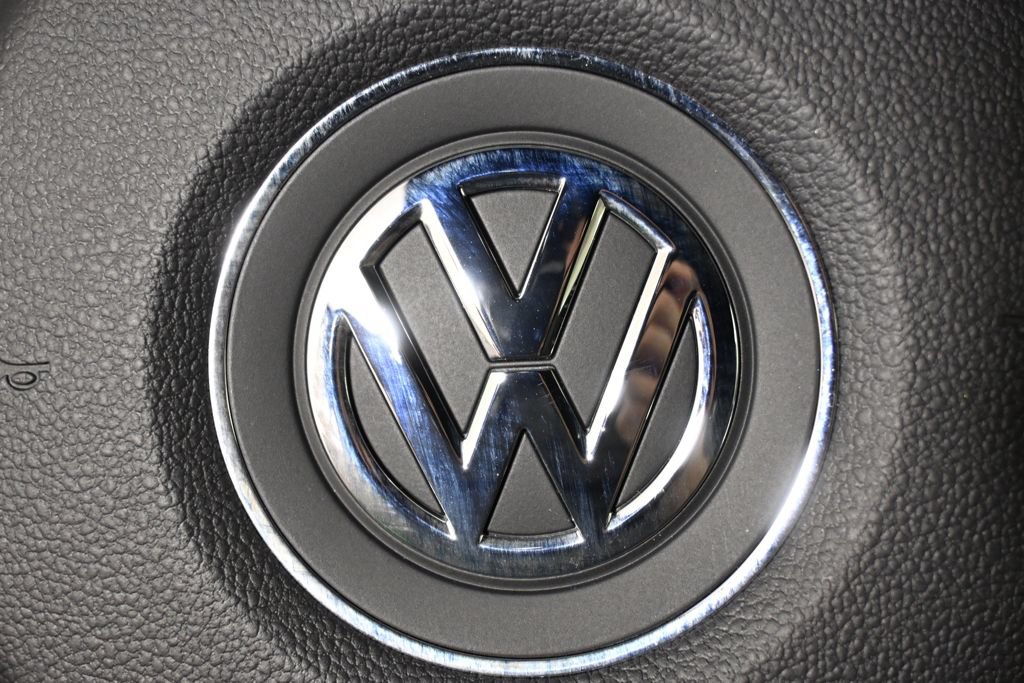 Used 2018 Volkswagen Beetle 2.0T S FWD image 32