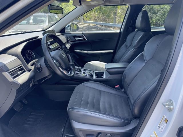 Used 2022 Mitsubishi Outlander SE image 9