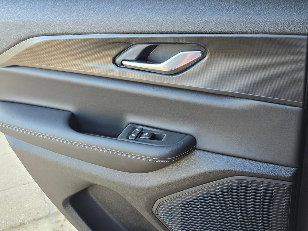 Used 2025 Jeep Grand Cherokee Altitude image 19