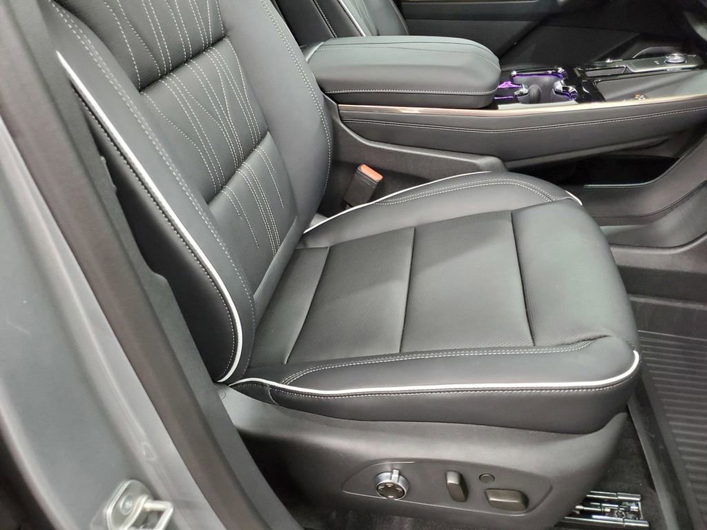 New 2026 Buick Enclave Avenir w/ Super Cruise Package image 22