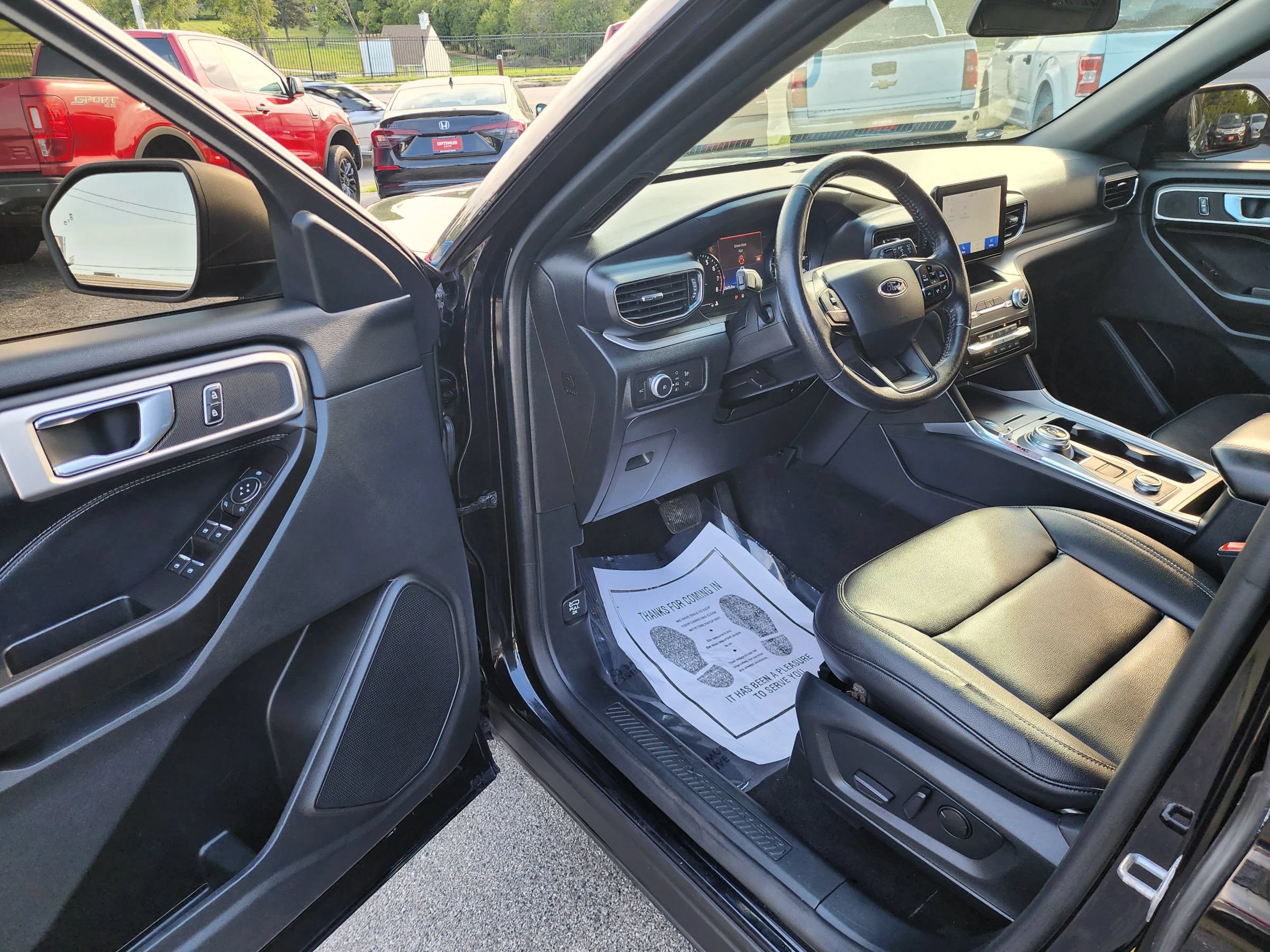 Used 2020 Ford Explorer XLT w/ Equipment Group 202A AWD/4WD image 18