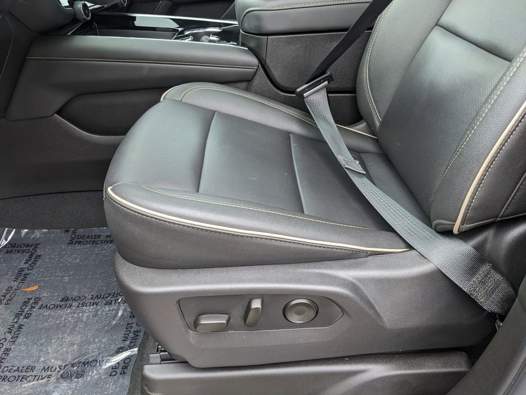 Used 2025 Chevrolet Tahoe Premier RWD image 24