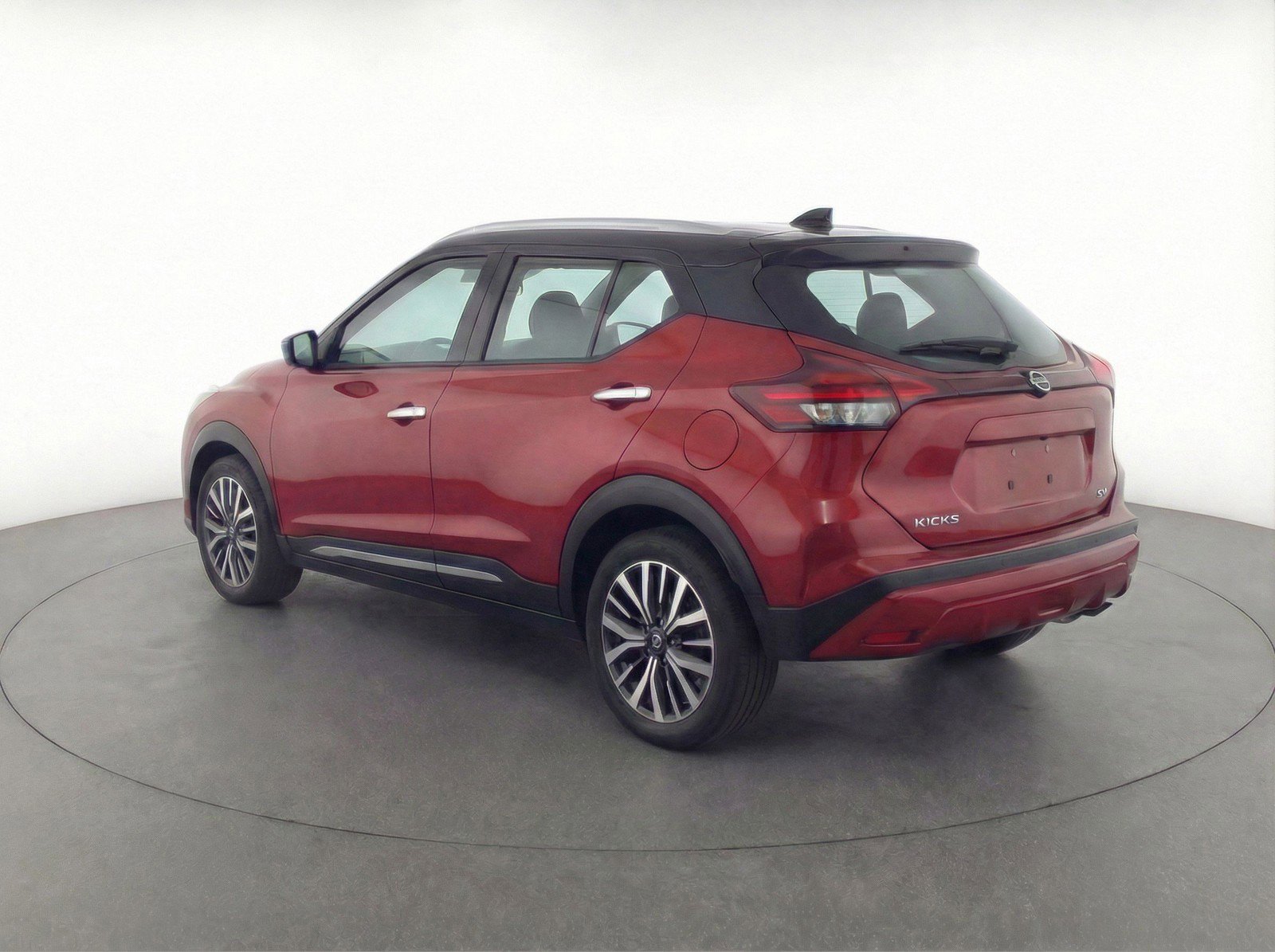 Used 2024 Nissan Kicks SV image 6