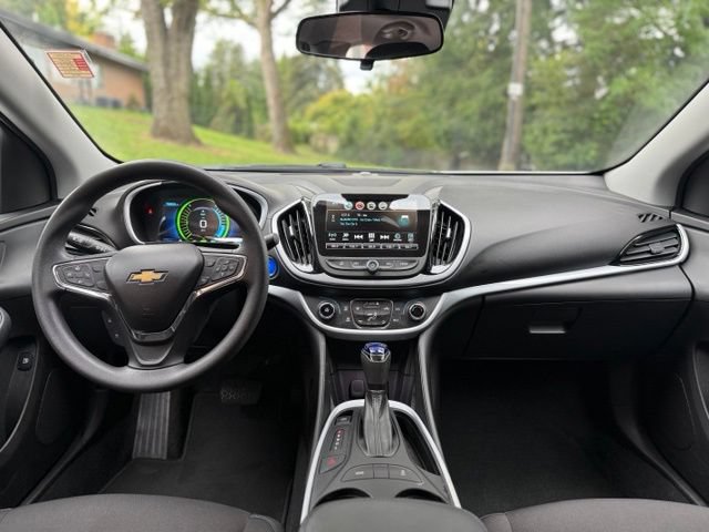 Used 2018 Chevrolet Volt LT FWD image 16