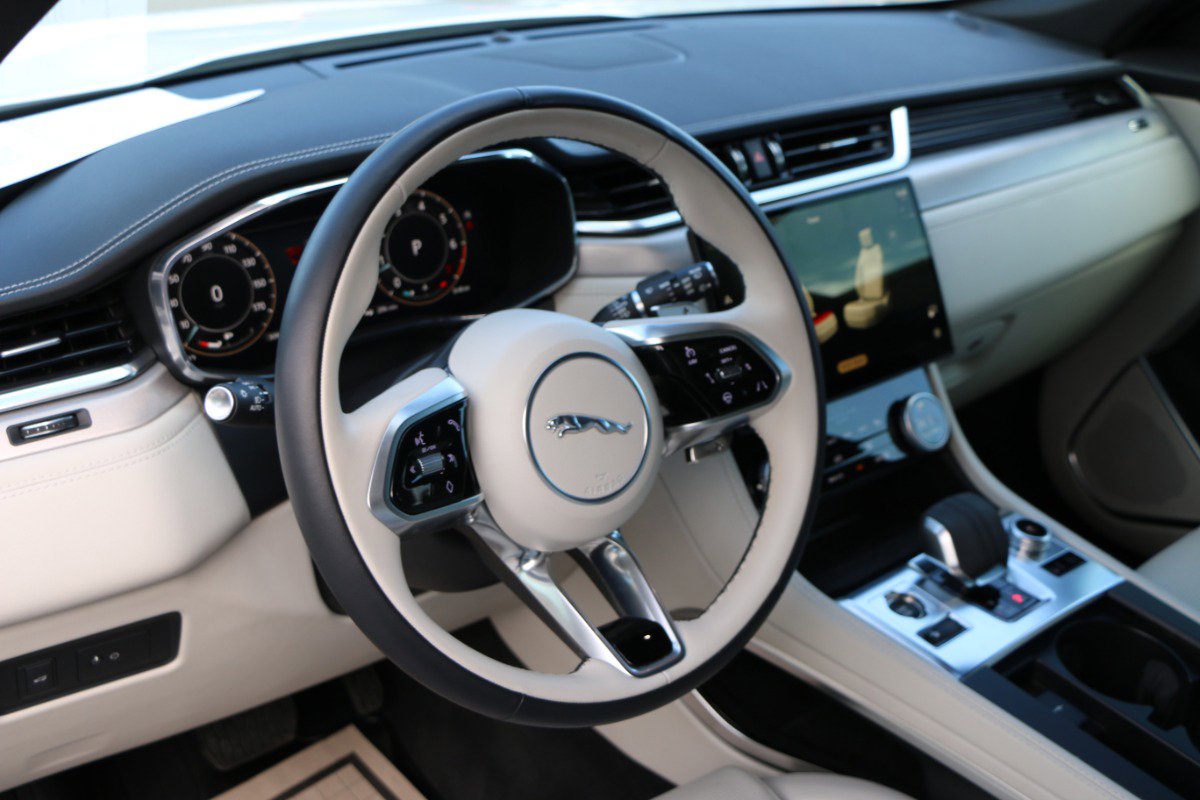 Used 2024 Jaguar F-PACE R-Dynamic S AWD/4WD image 19