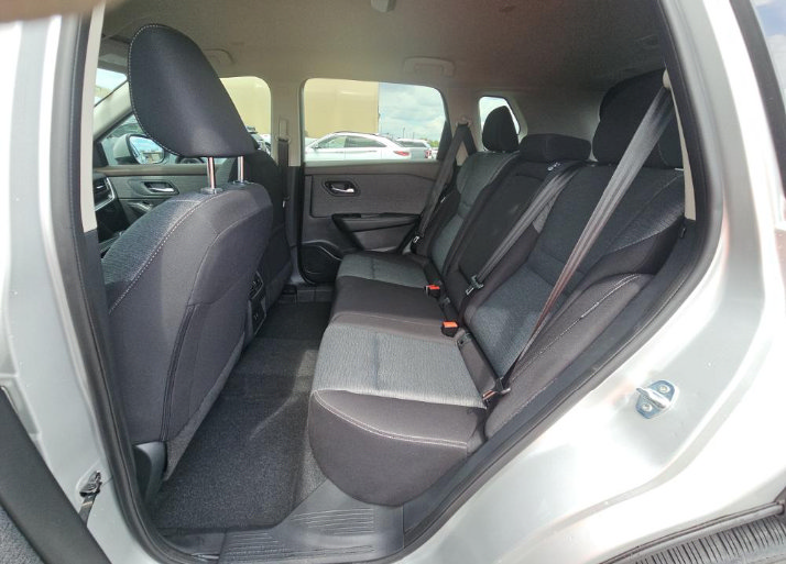Used 2023 Nissan Rogue SV FWD image 14