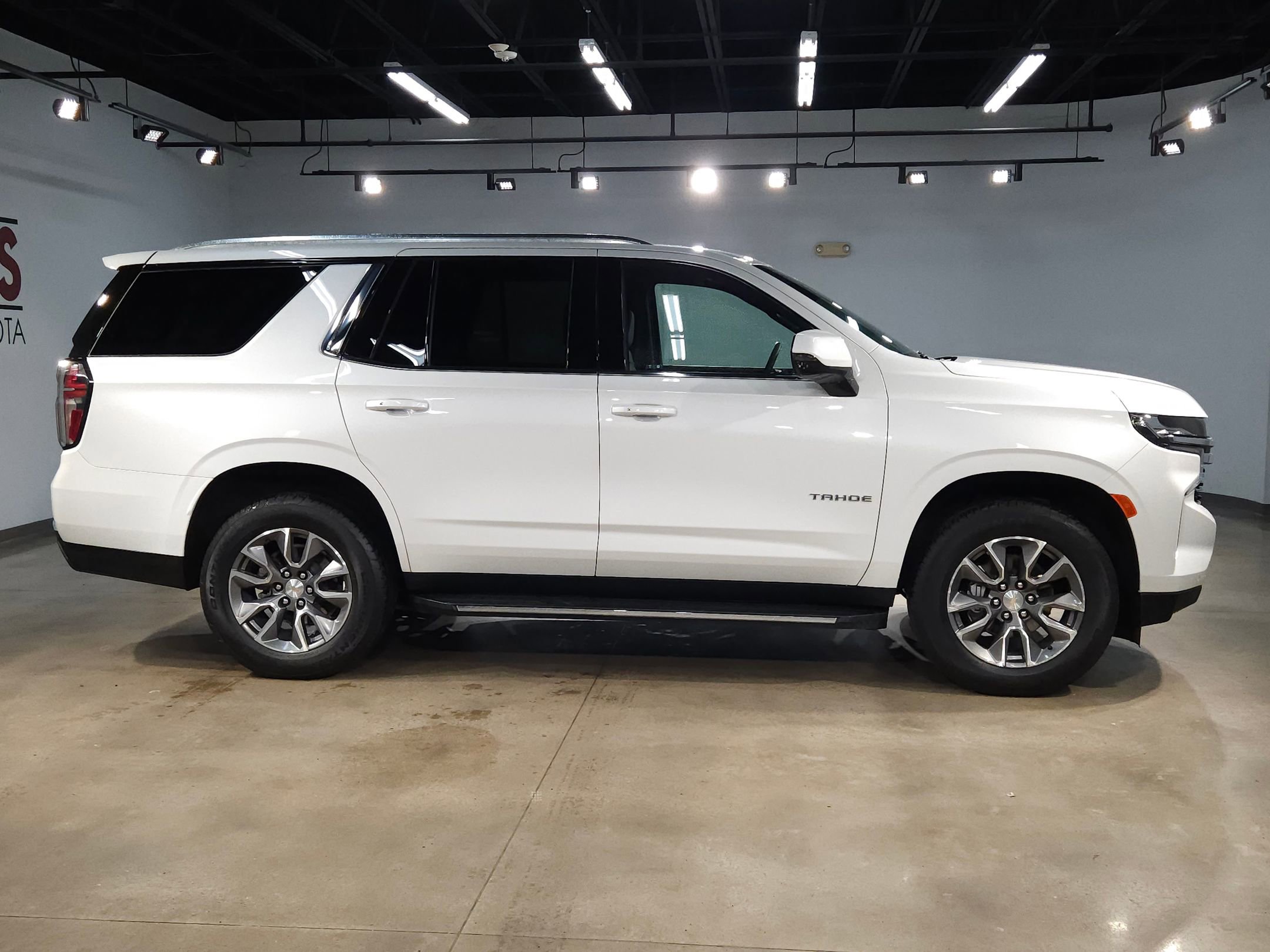 Used 2023 Chevrolet Tahoe LT w/ Luxury Package image 8