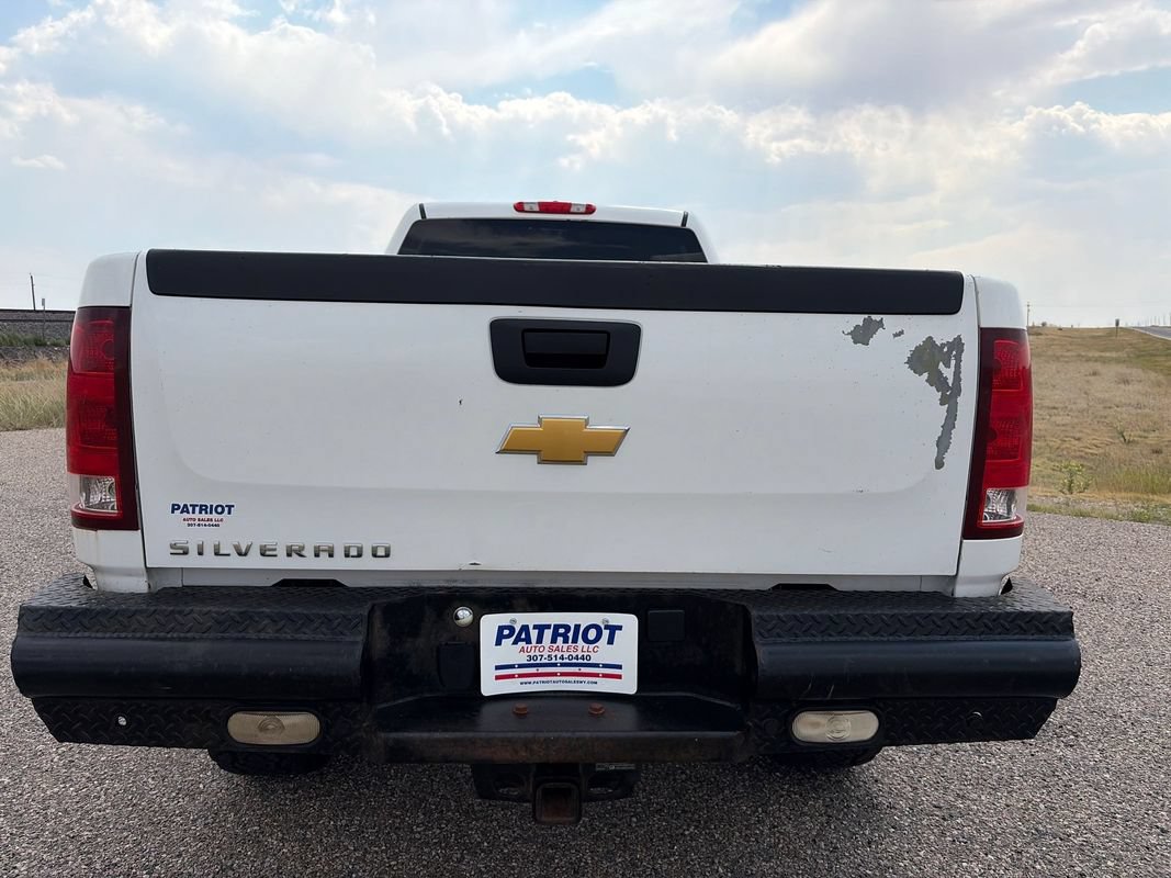 Used 2011 Chevrolet Silverado 2500 LTZ w/ Suspension Package, Off-Road AWD/4WD image 4