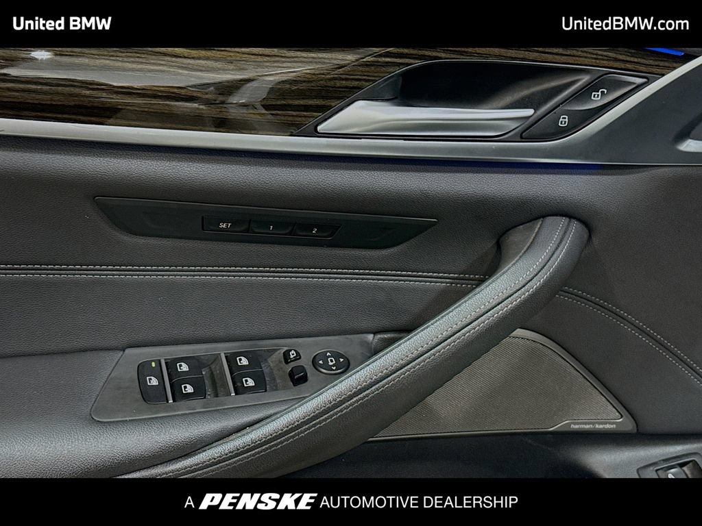 Used 2021 BMW 530i RWD image 3