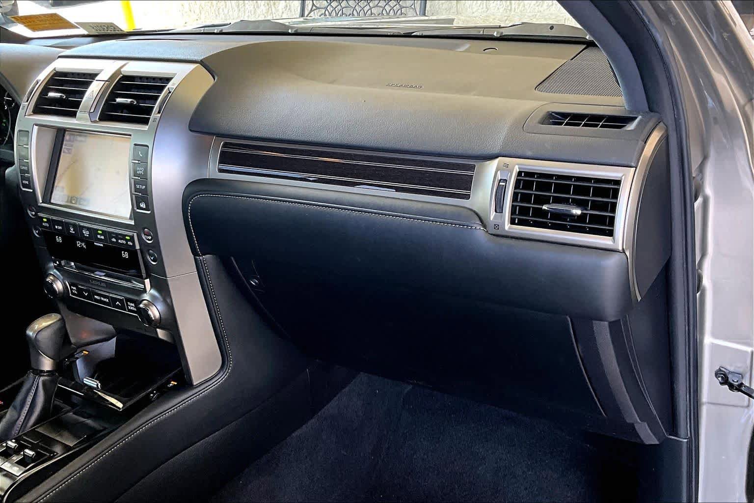 Used 2020 Lexus GX 460 Premium w/ Premium Package AWD/4WD image 19