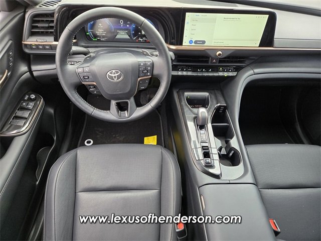 Used 2025 Toyota Crown Signia image 14