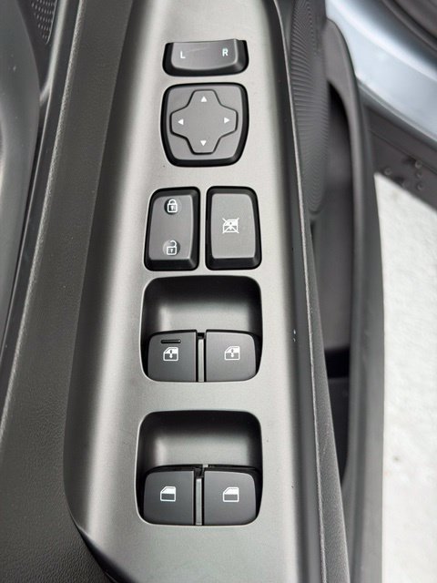 Used 2021 Hyundai Kona SEL Plus w/ Cargo Package AWD/4WD image 18