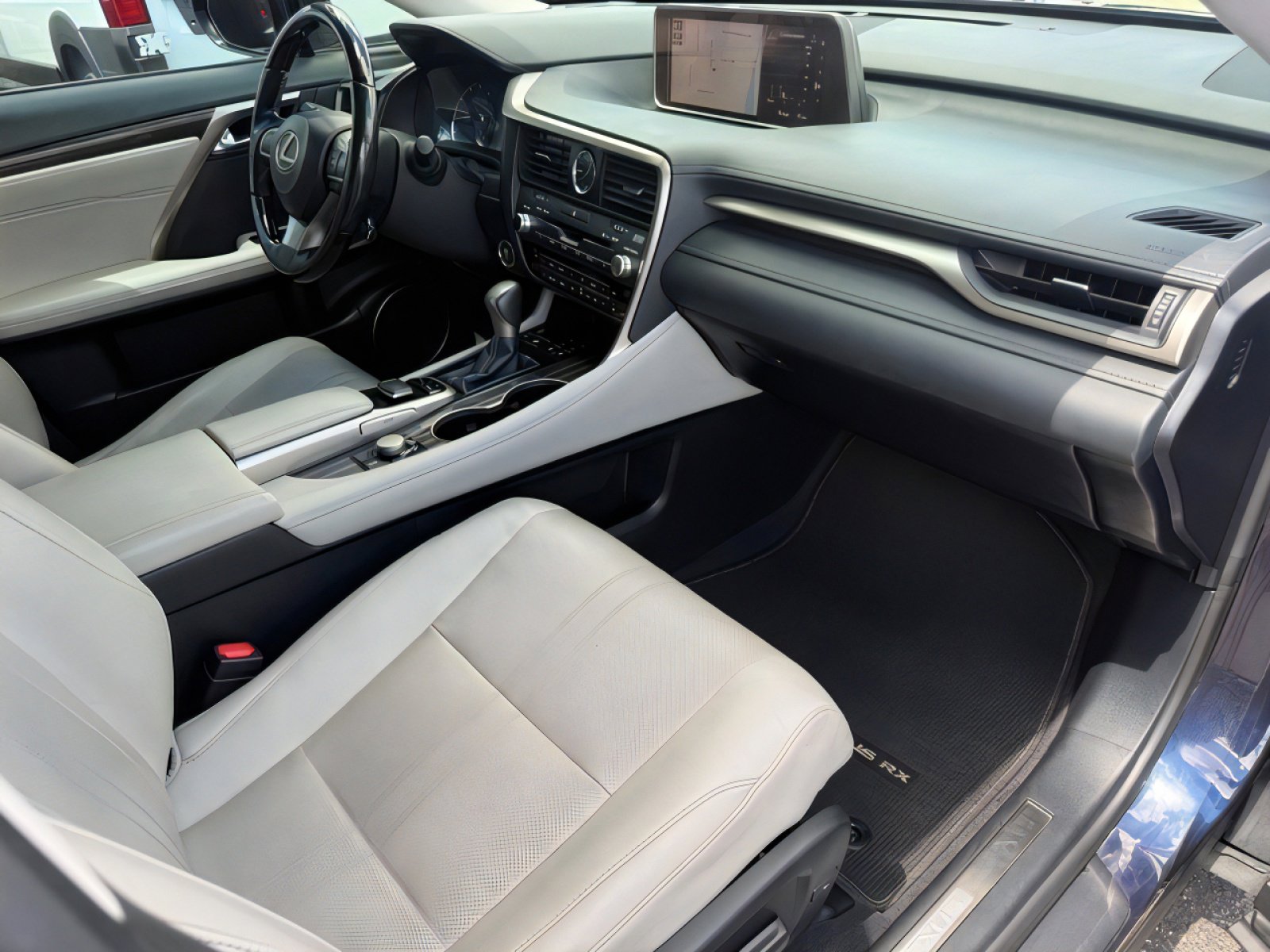 Used 2018 Lexus RX 350L Luxury w/ Accessory Package image 28