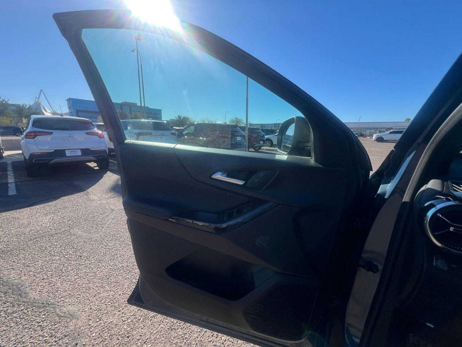 Used 2025 Chevrolet Equinox LT image 20