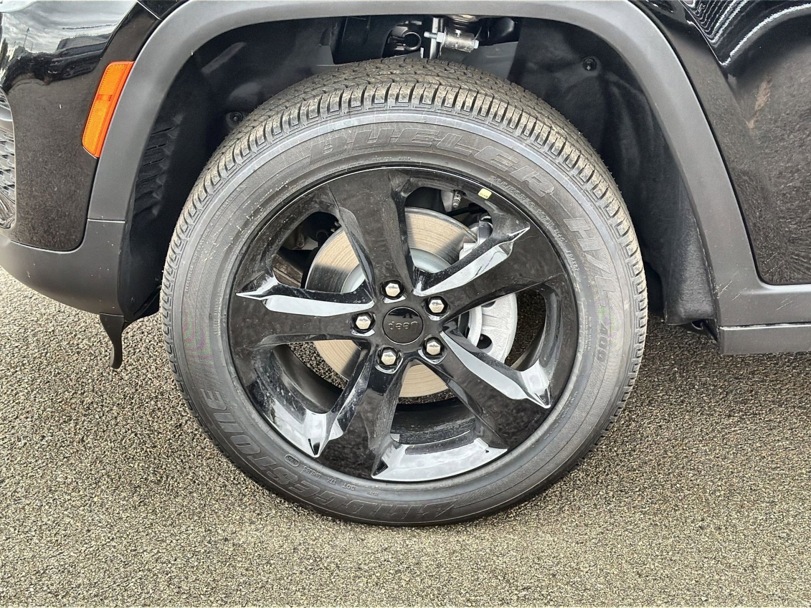 New 2025 Jeep Grand Cherokee Laredo image 12