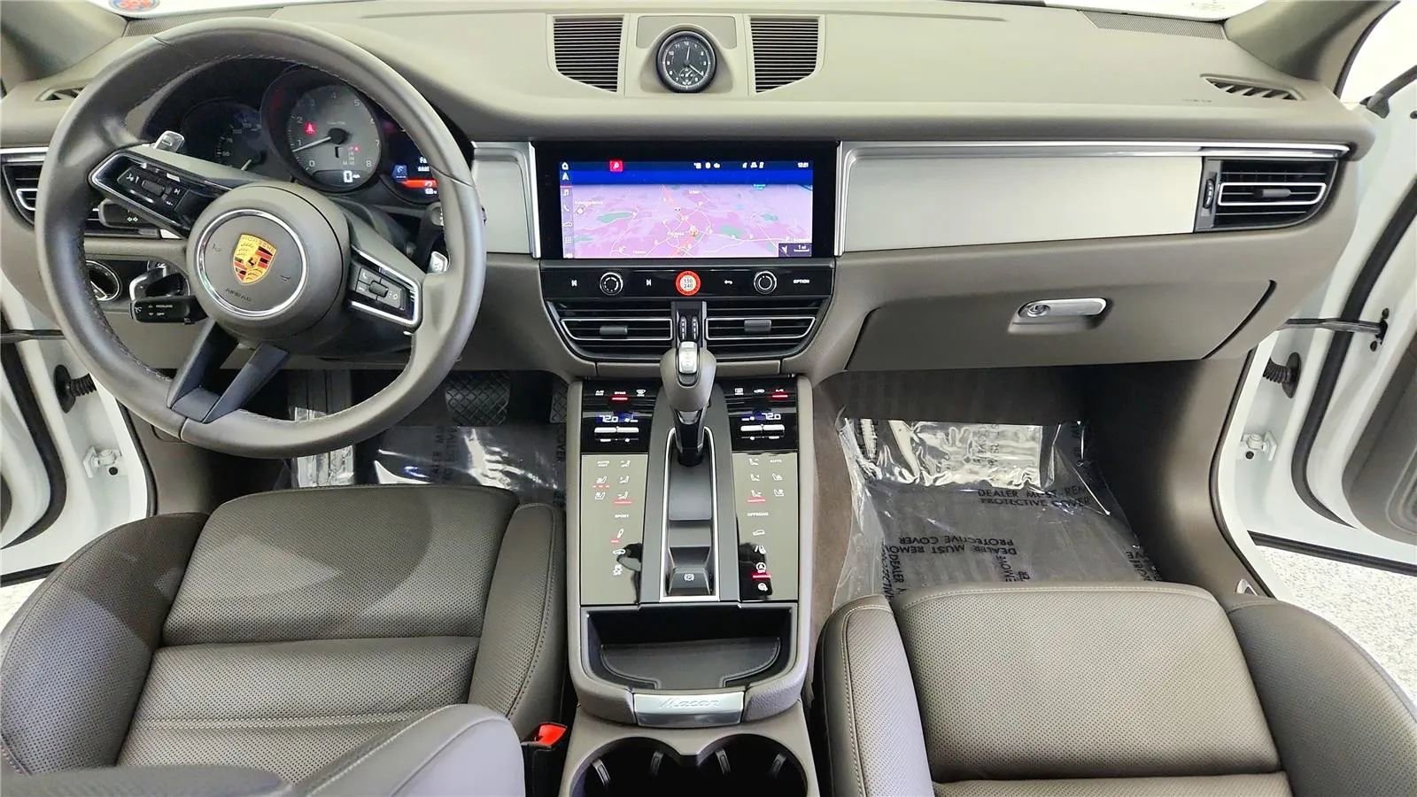 Used 2022 Porsche Macan S AWD/4WD image 35