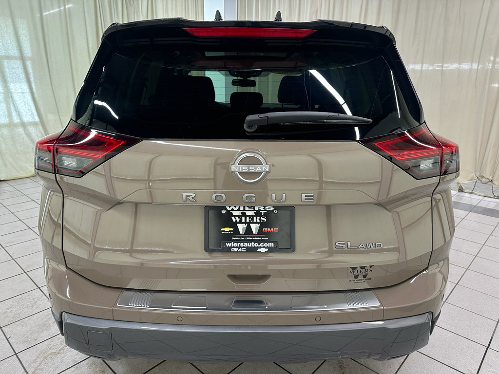 Used 2025 Nissan Rogue SL w/ Tech Package AWD/4WD image 6