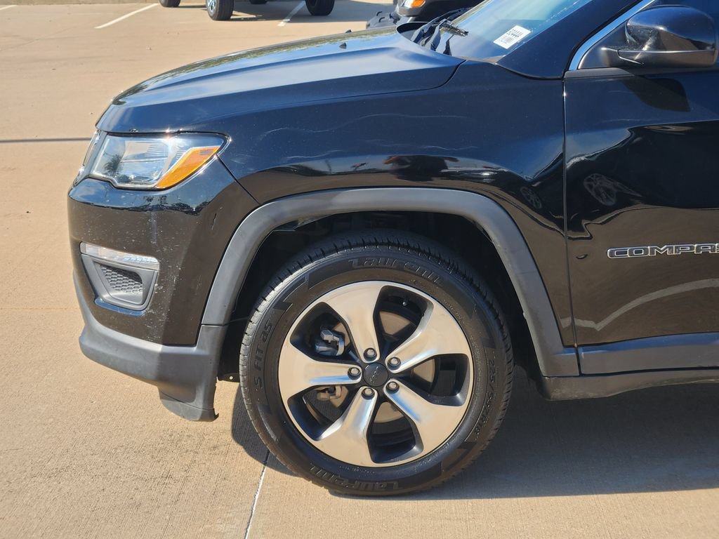 Used 2018 Jeep Compass Latitude w/ Popular Equipment Group FWD image 8