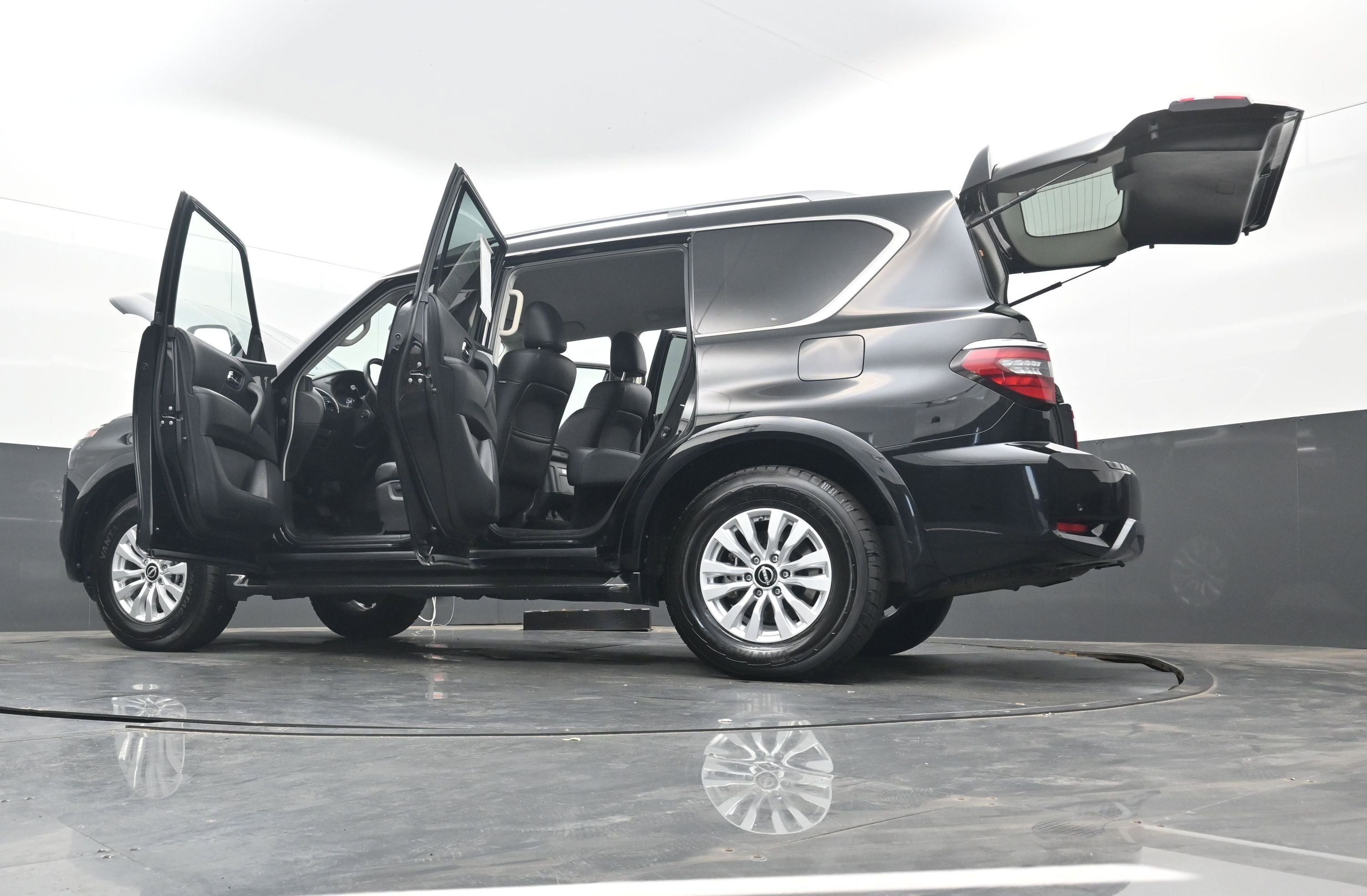 Used 2024 Nissan Armada SV image 41