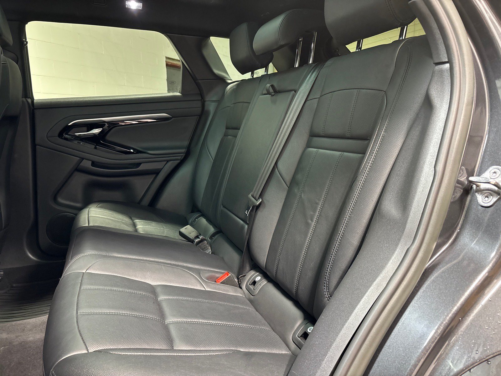 Used 2023 Land Rover Range Rover Evoque R-Dynamic S AWD/4WD image 28