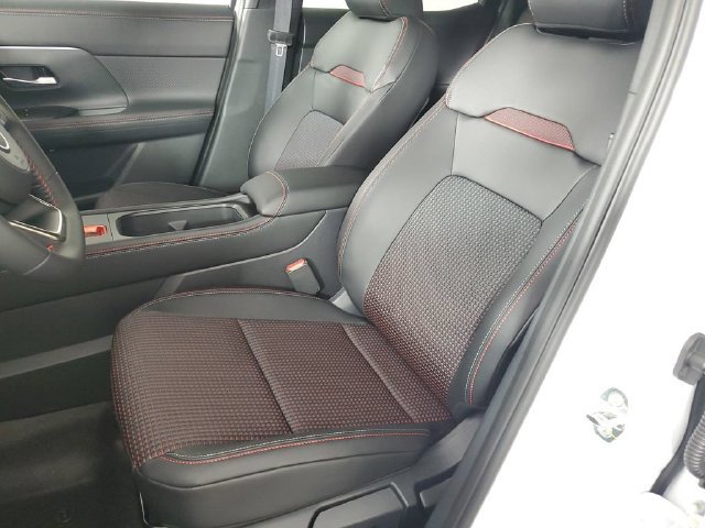 New 2026 Nissan Kicks SR w/ Illumination Package FWD image 16