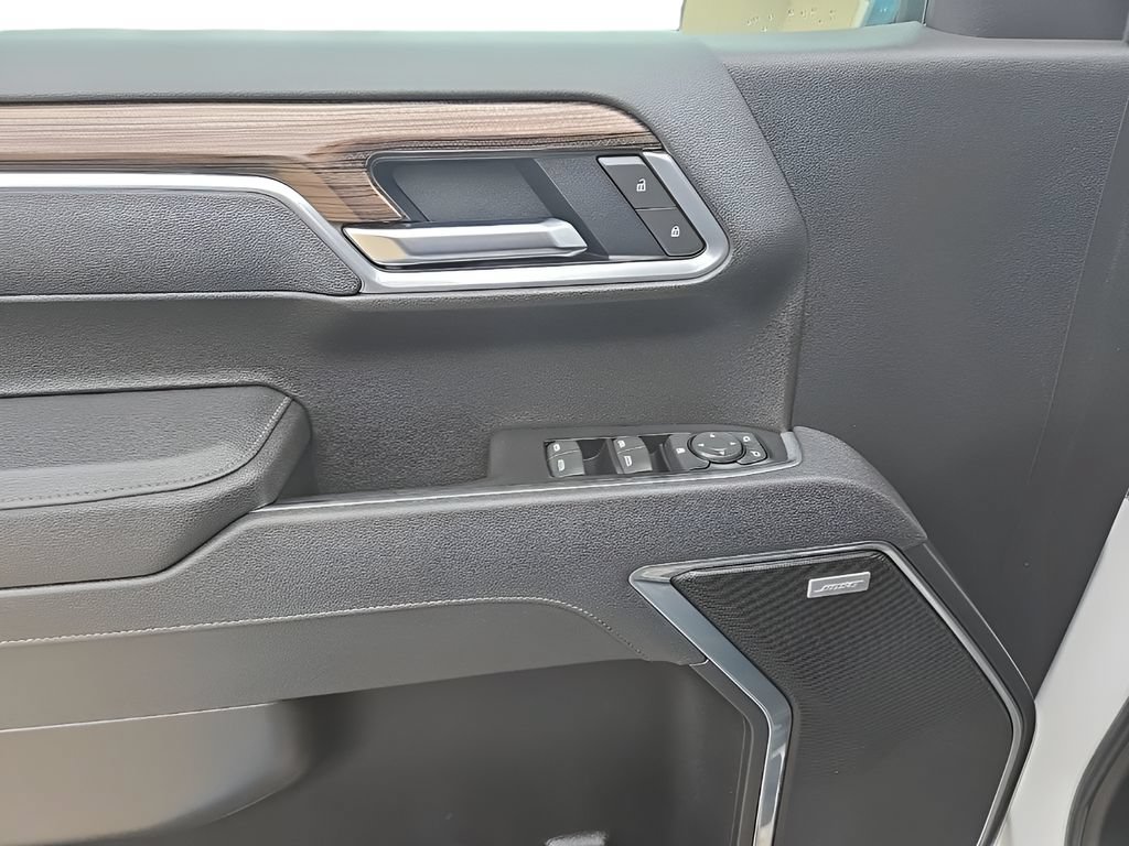 Used 2025 Chevrolet Silverado 1500 RST w/ Convenience Package II AWD/4WD image 9