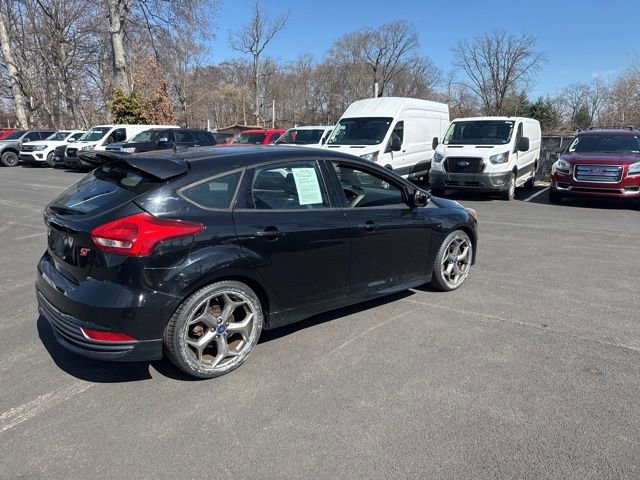 Used 2017 Ford Focus ST image 8
