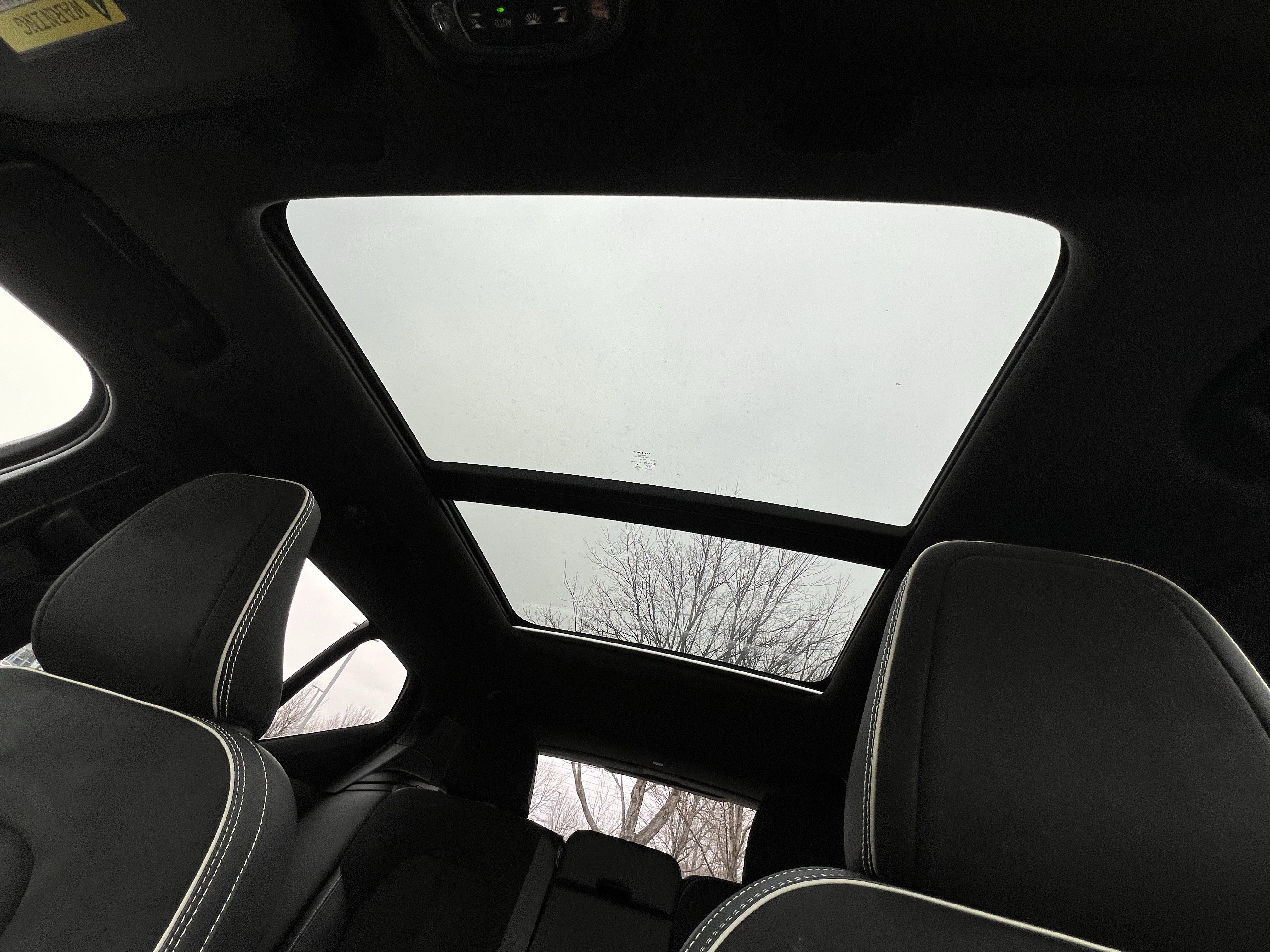 Used 2021 Volvo XC40 T5 R-Design w/ Advanced Package image 28