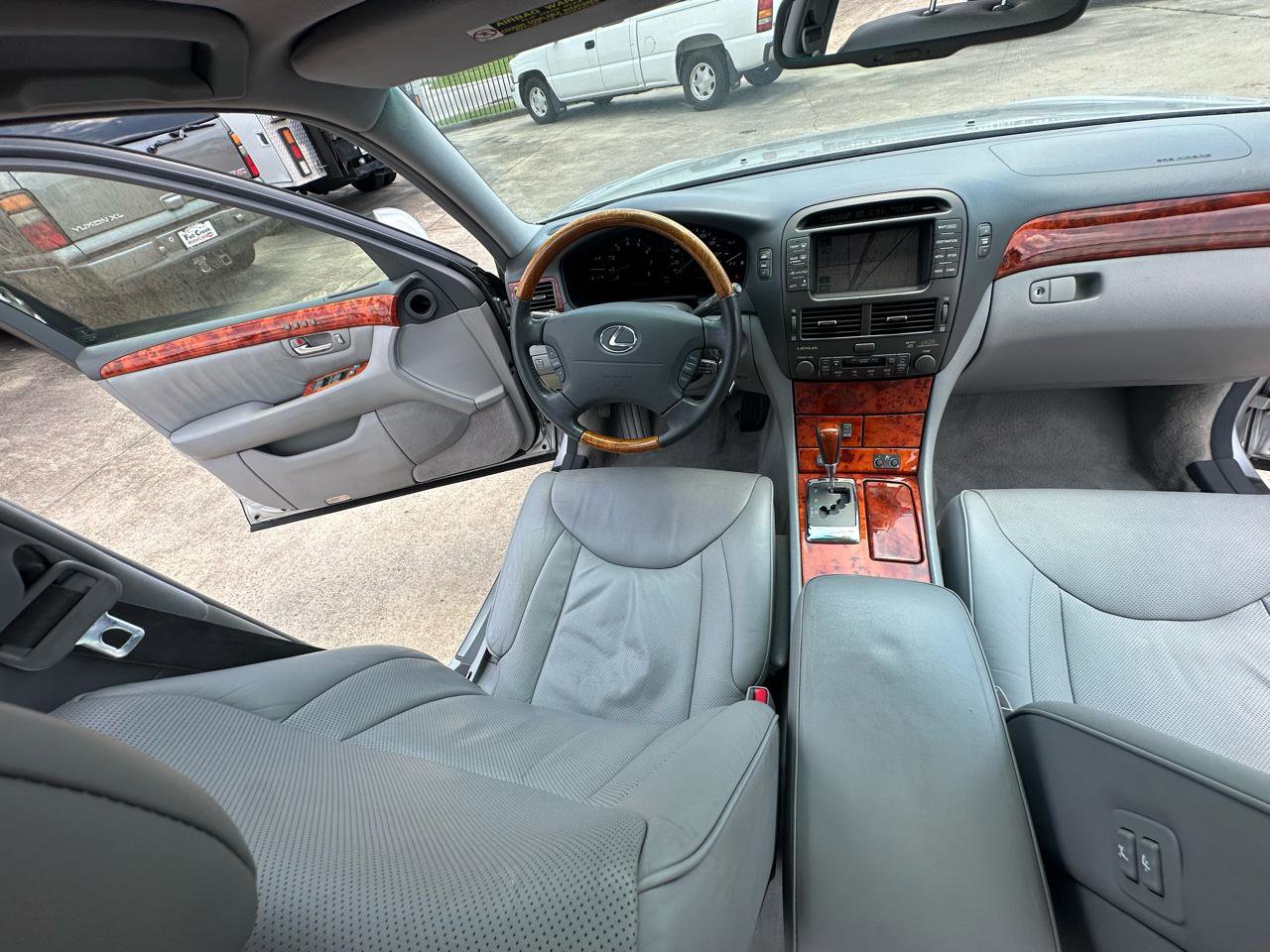 Used 2004 Lexus LS 430 RWD image 34