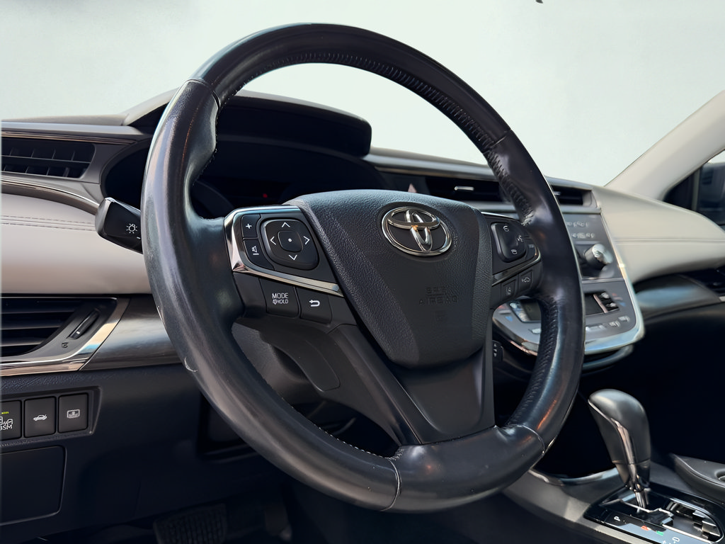 Used 2018 Toyota Avalon Limited w/ Carpet Mat Package FWD image 32