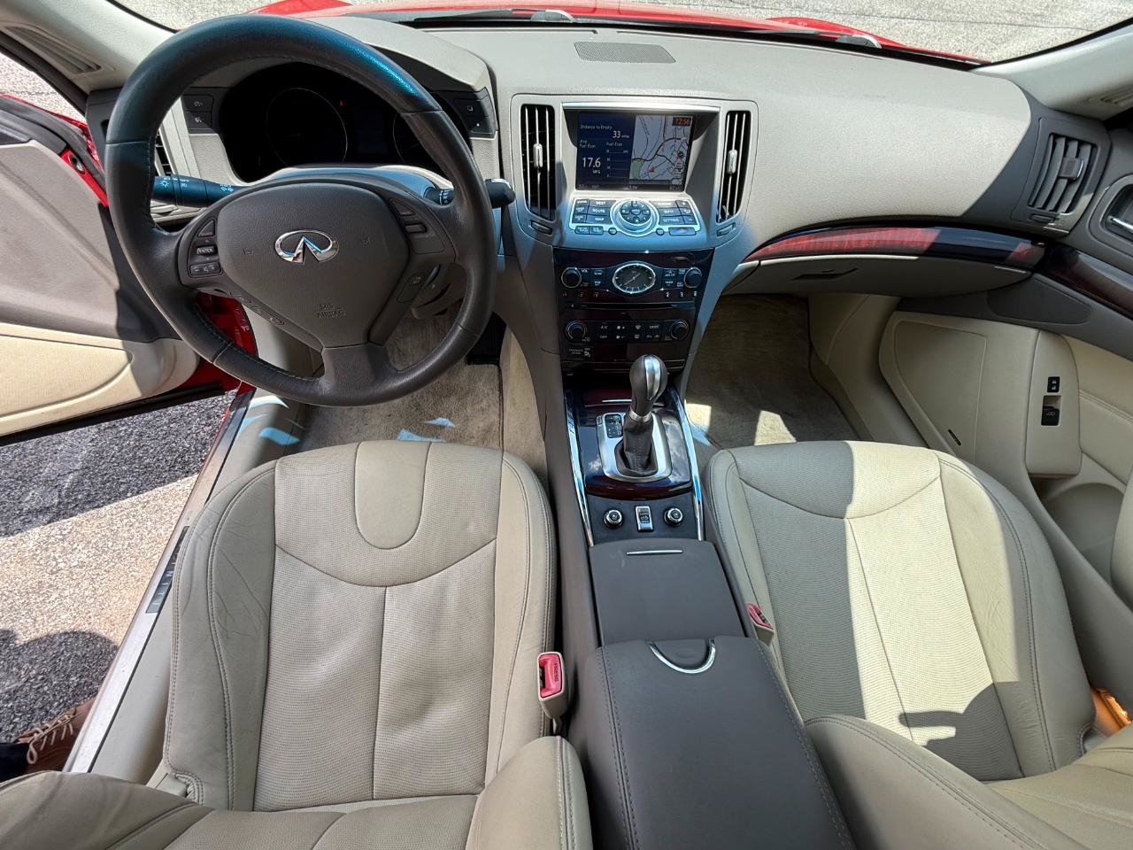 Used 2013 INFINITI G37 Convertible w/ Premium Pkg RWD image 9
