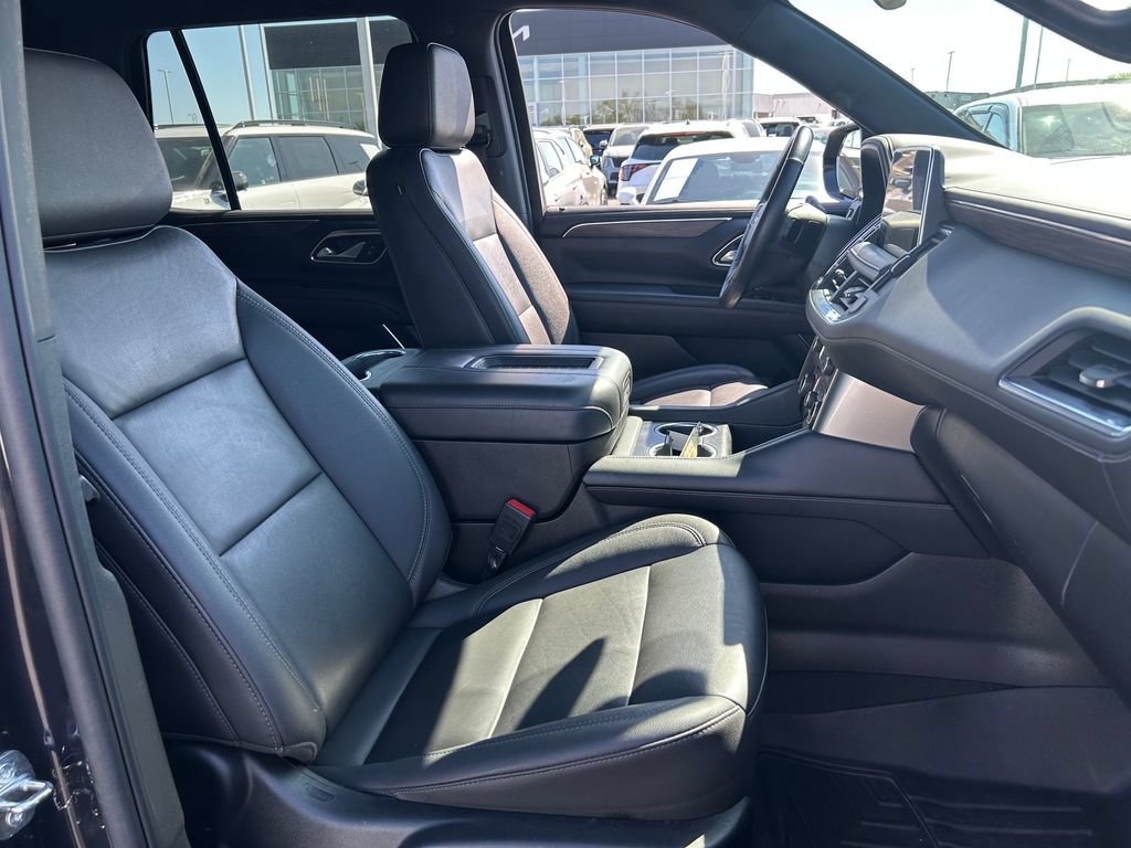 Used 2022 Chevrolet Tahoe LT w/ Luxury Package AWD/4WD image 28