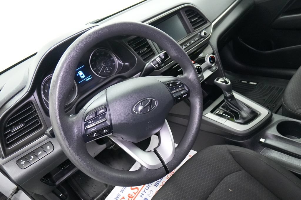 Used 2019 Hyundai Elantra SEL w/ Cargo Package FWD image 18