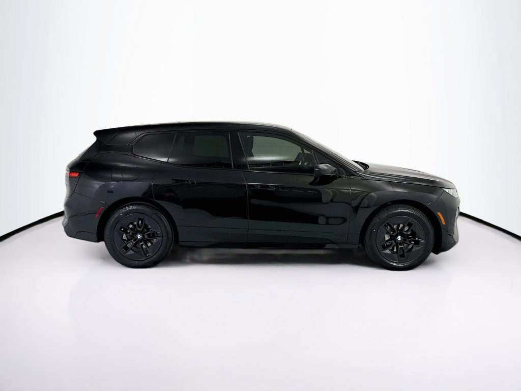 Used 2026 BMW iX xDrive45 w/ Premium Package AWD/4WD image 4