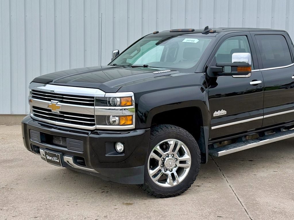 Used 2015 Chevrolet Silverado 2500 High Country w/ Duramax Plus Package AWD/4WD image 2