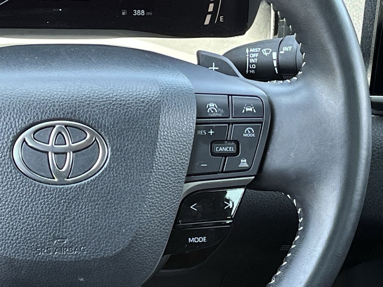 Used 2025 Toyota Camry SE FWD image 14