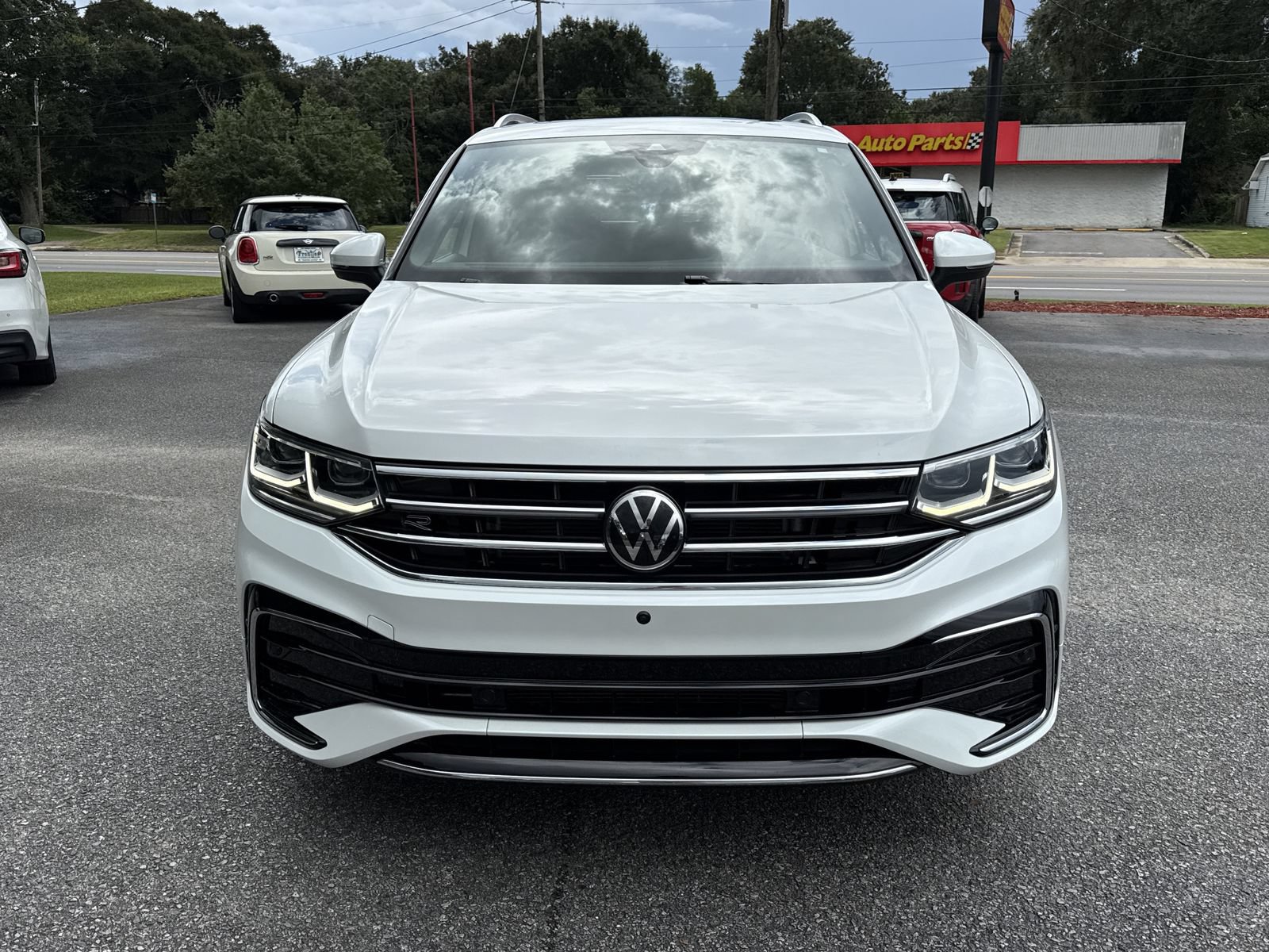 Used 2022 Volkswagen Tiguan SEL R-Line AWD/4WD image 8