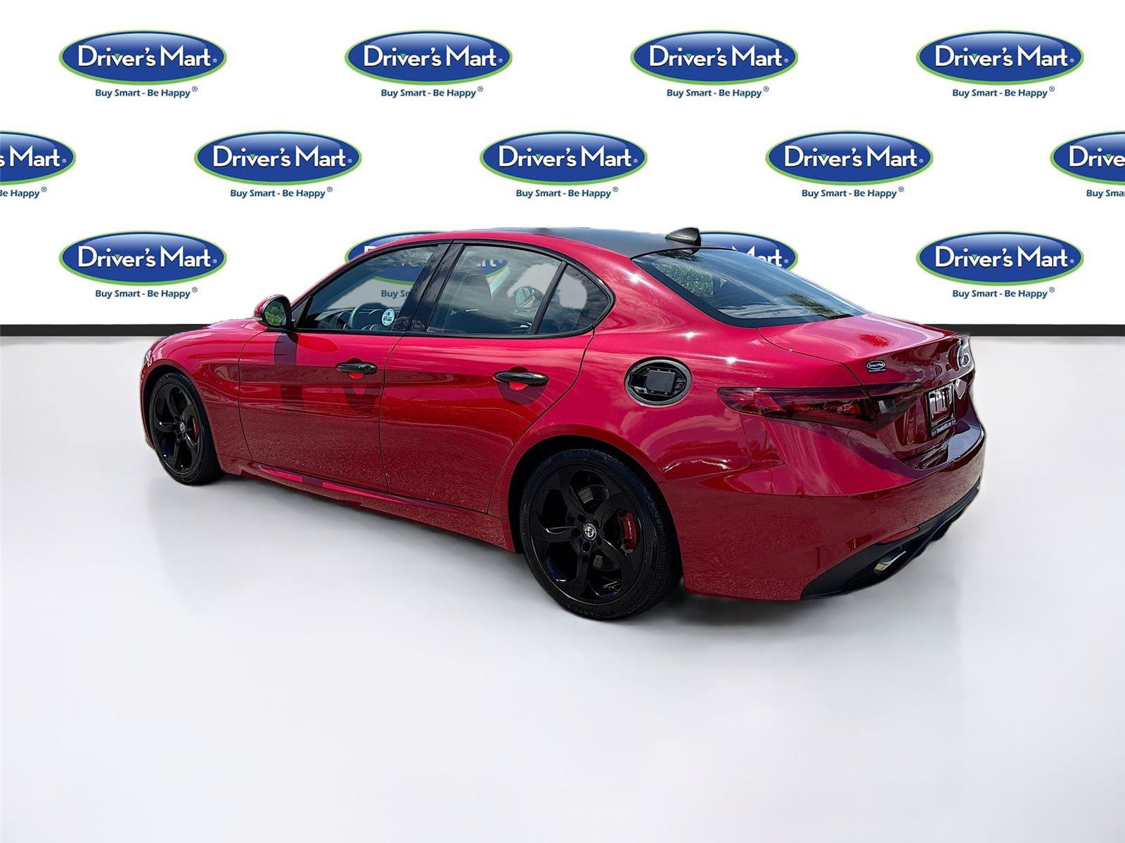 Used 2017 Alfa Romeo Giulia w/ Sport Appearance Package RWD image 5