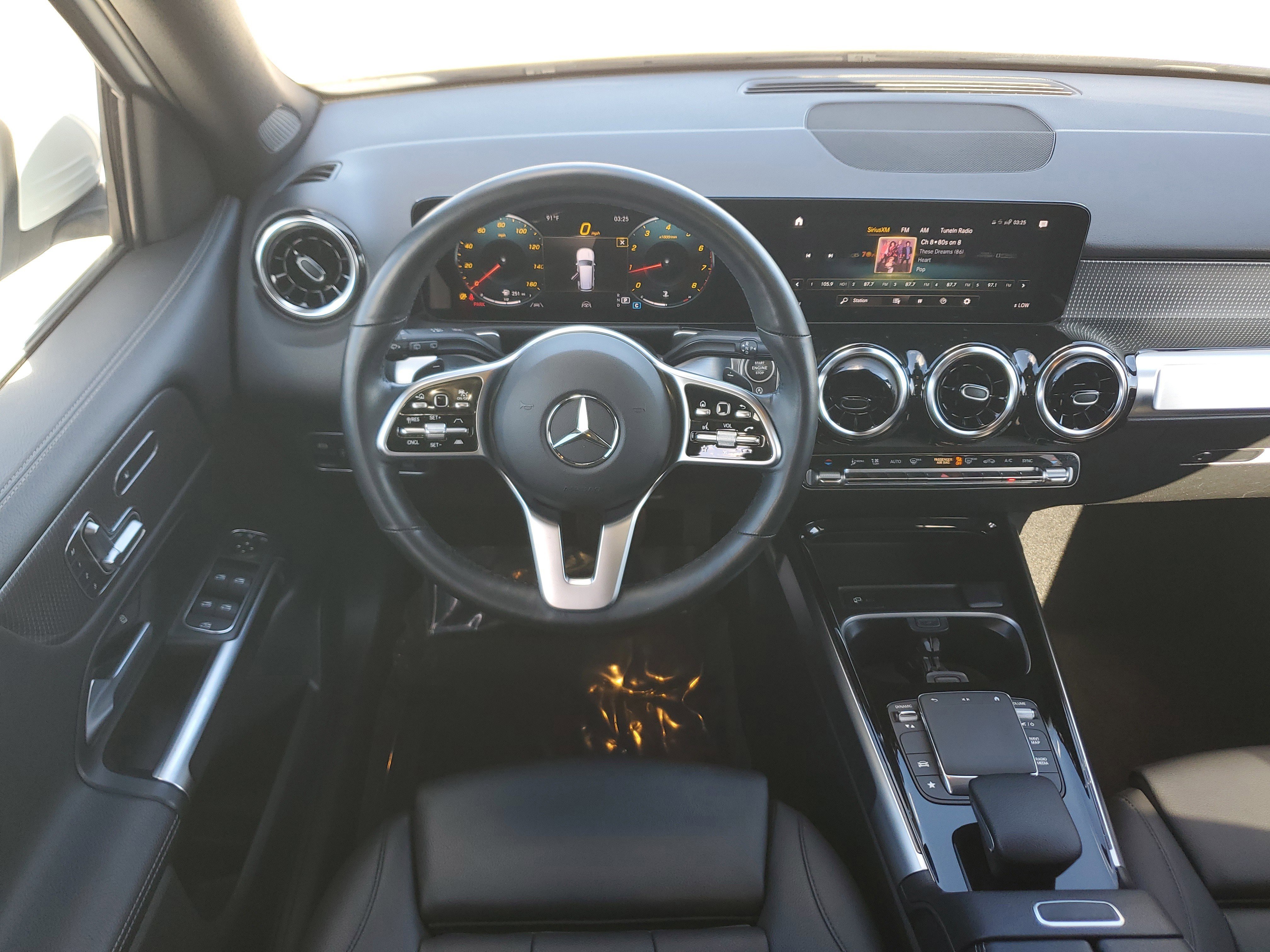 Used 2023 Mercedes-Benz GLB 250 4MATIC w/ Premium Package image 20