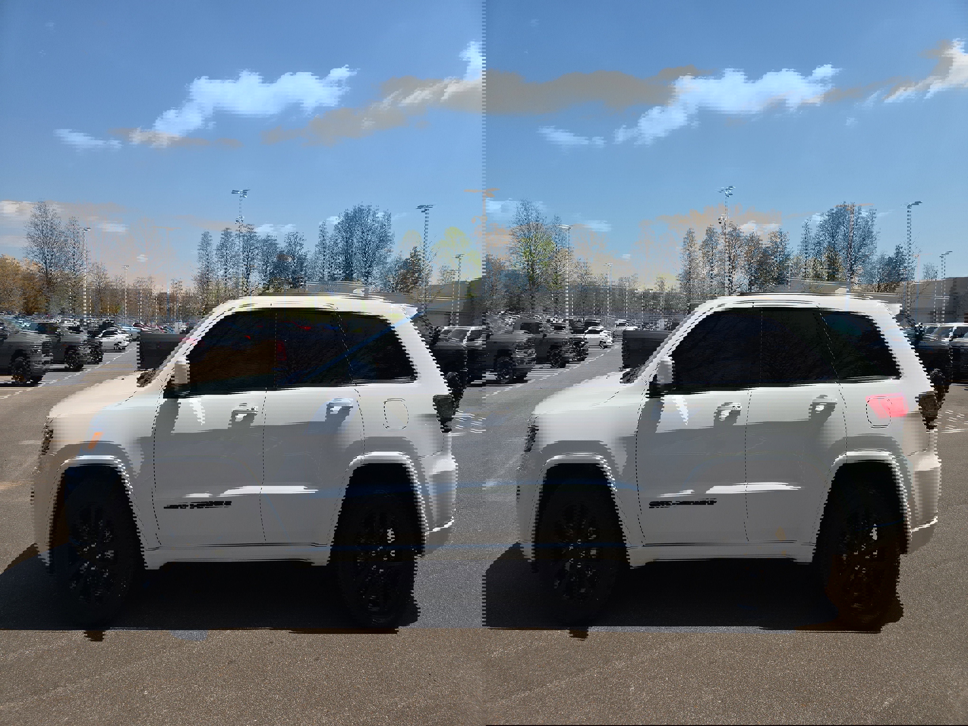 Used 2022 Jeep Grand Cherokee Laredo X image 2