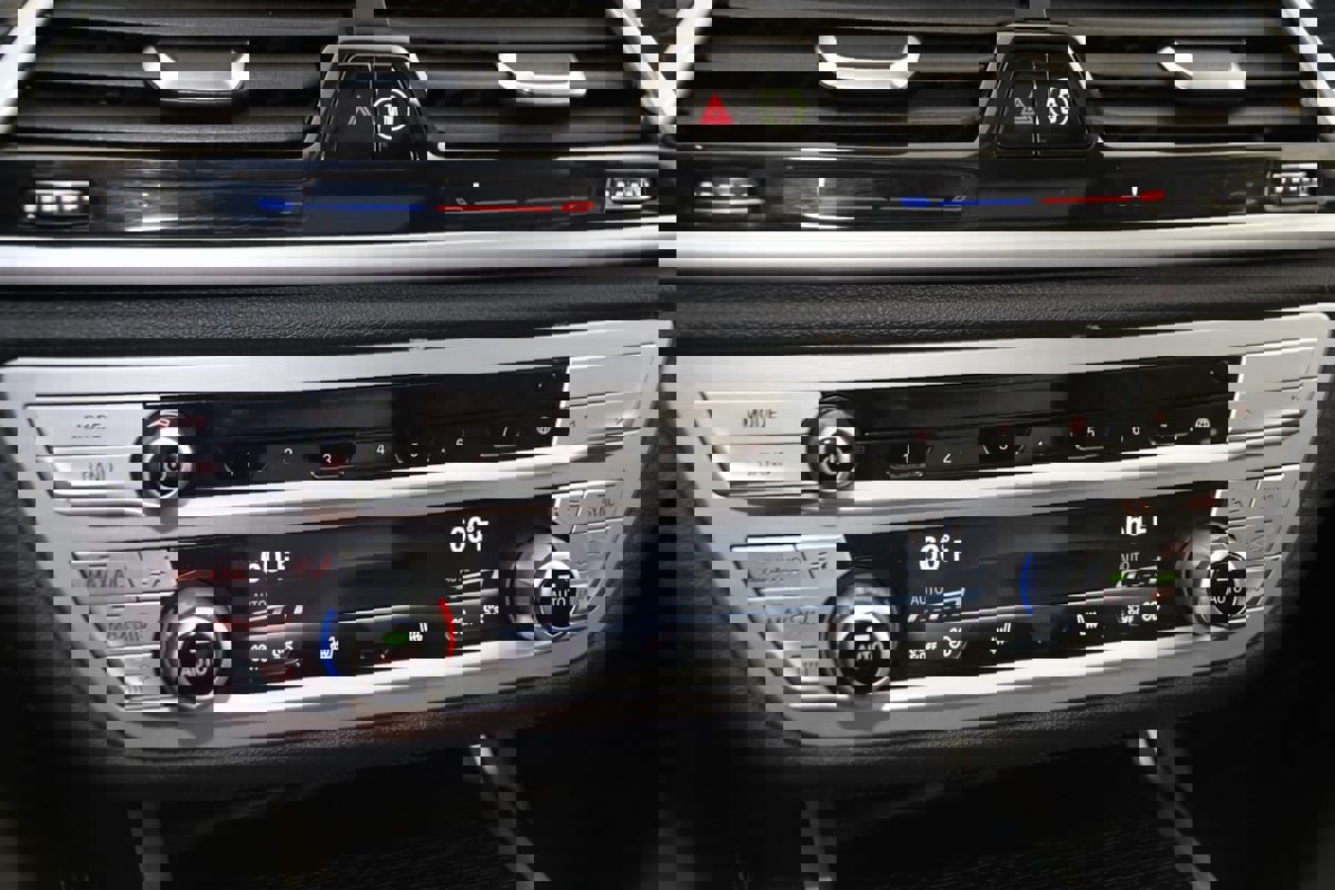 Used 2022 BMW 750i xDrive w/ M Sport Package image 40