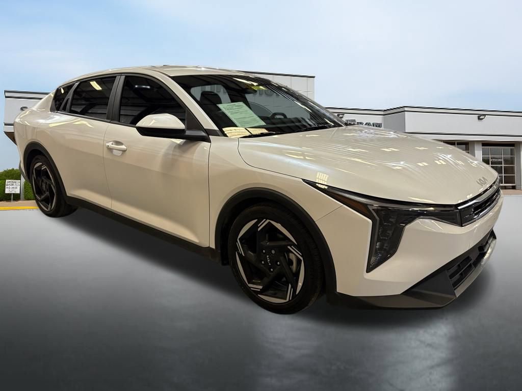 Used 2025 Kia K4 EX image 7