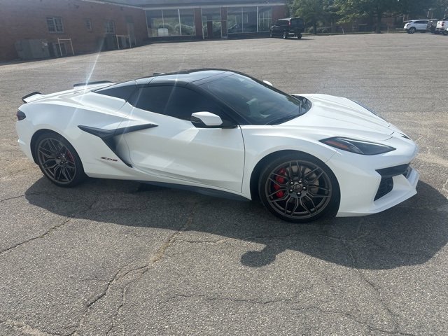 Used 2025 Chevrolet Corvette Z06 w/ Battery Protection Package image 4