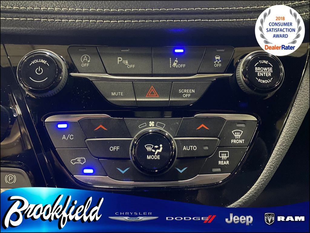 New 2026 Chrysler Pacifica Select FWD image 26