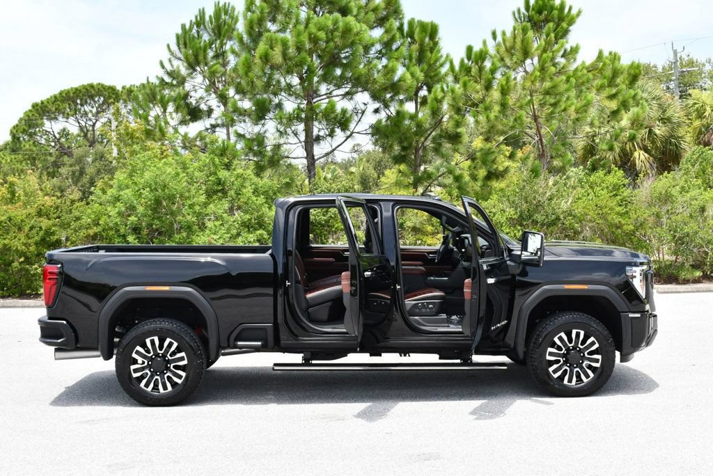 Used 2026 GMC Sierra 2500 Denali Ultimate w/ Max Trailering Package AWD/4WD image 8