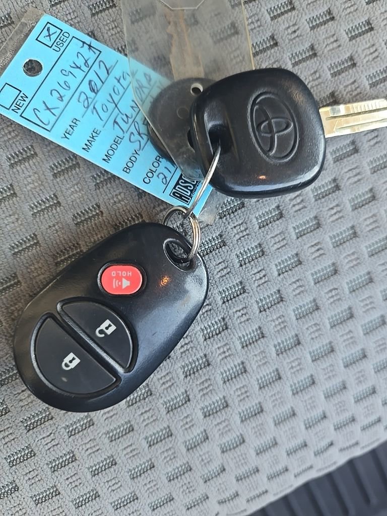 Used 2012 Toyota Tundra 4x4 CrewMax w/ Tow Pkg image 33