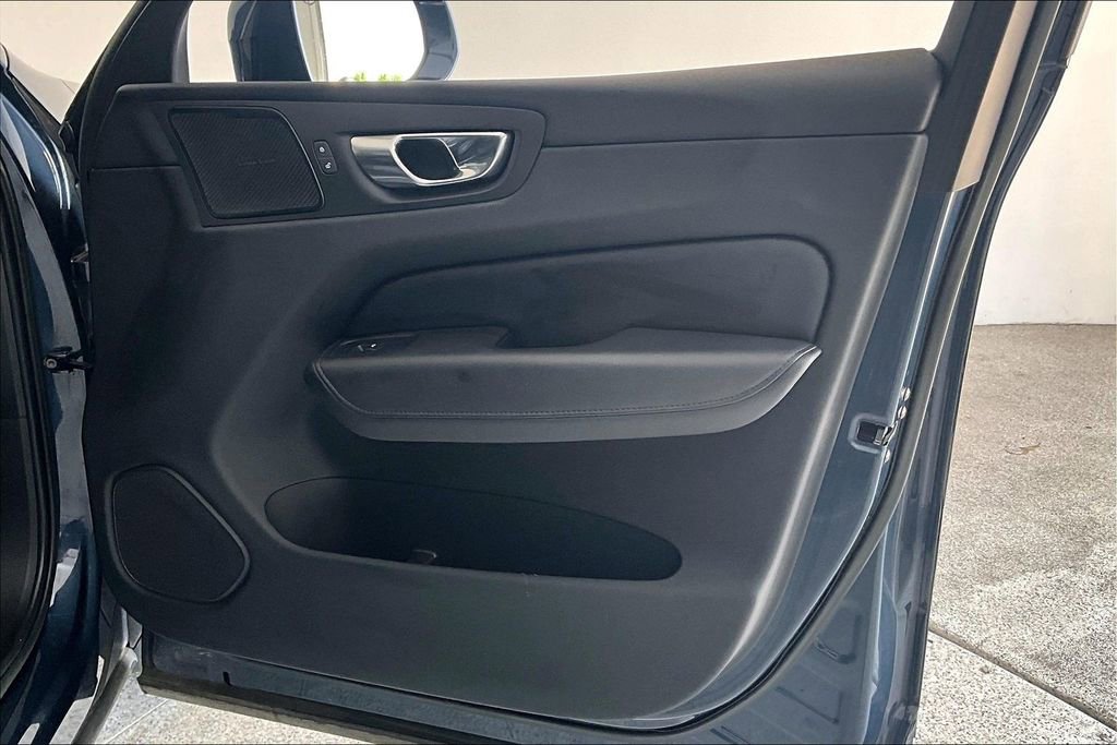 Used 2023 Volvo XC60 B5 Plus w/ Protection Package Premier image 22