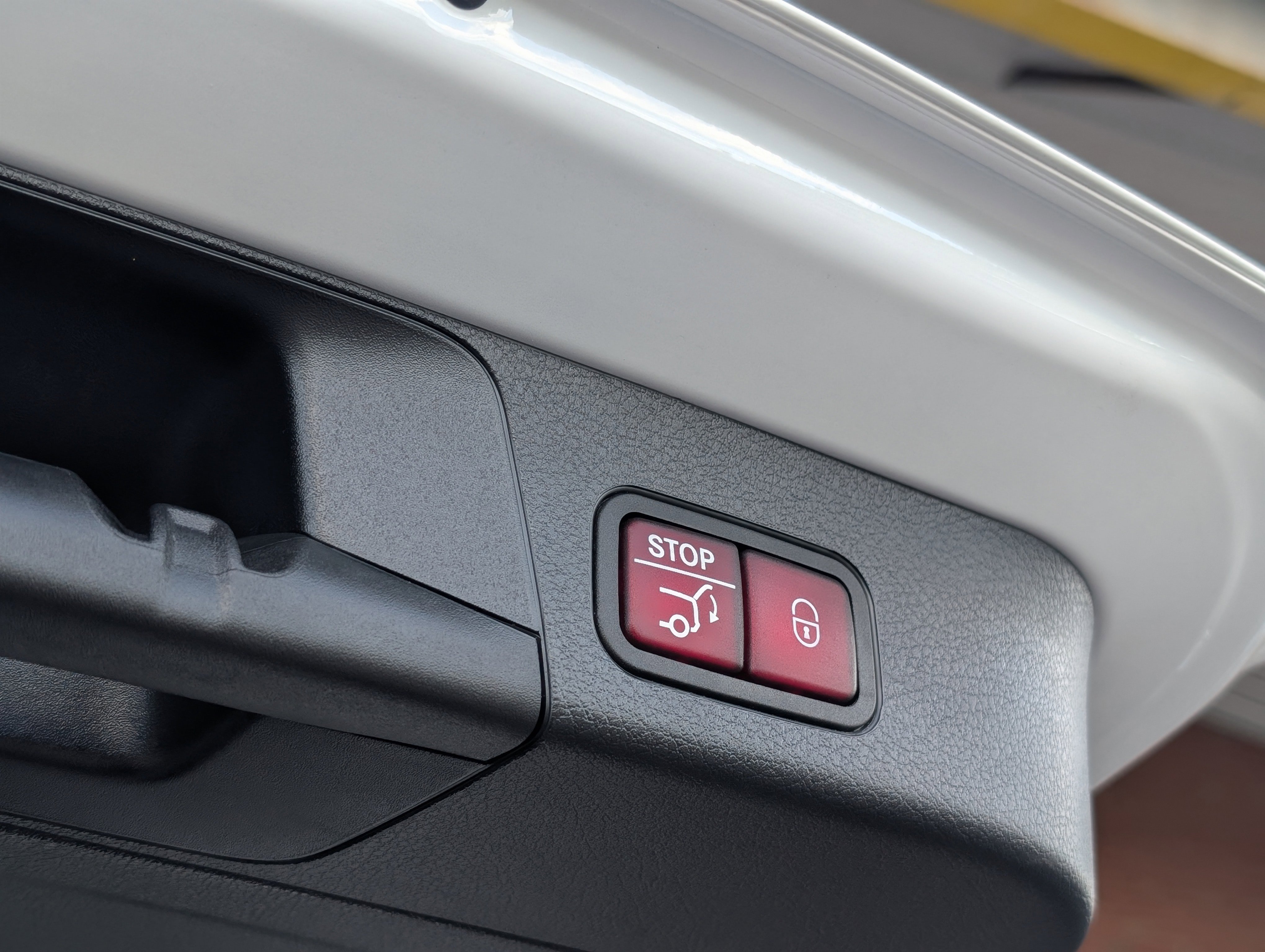 Used 2023 Mercedes-Benz GLB 250 4MATIC image 37