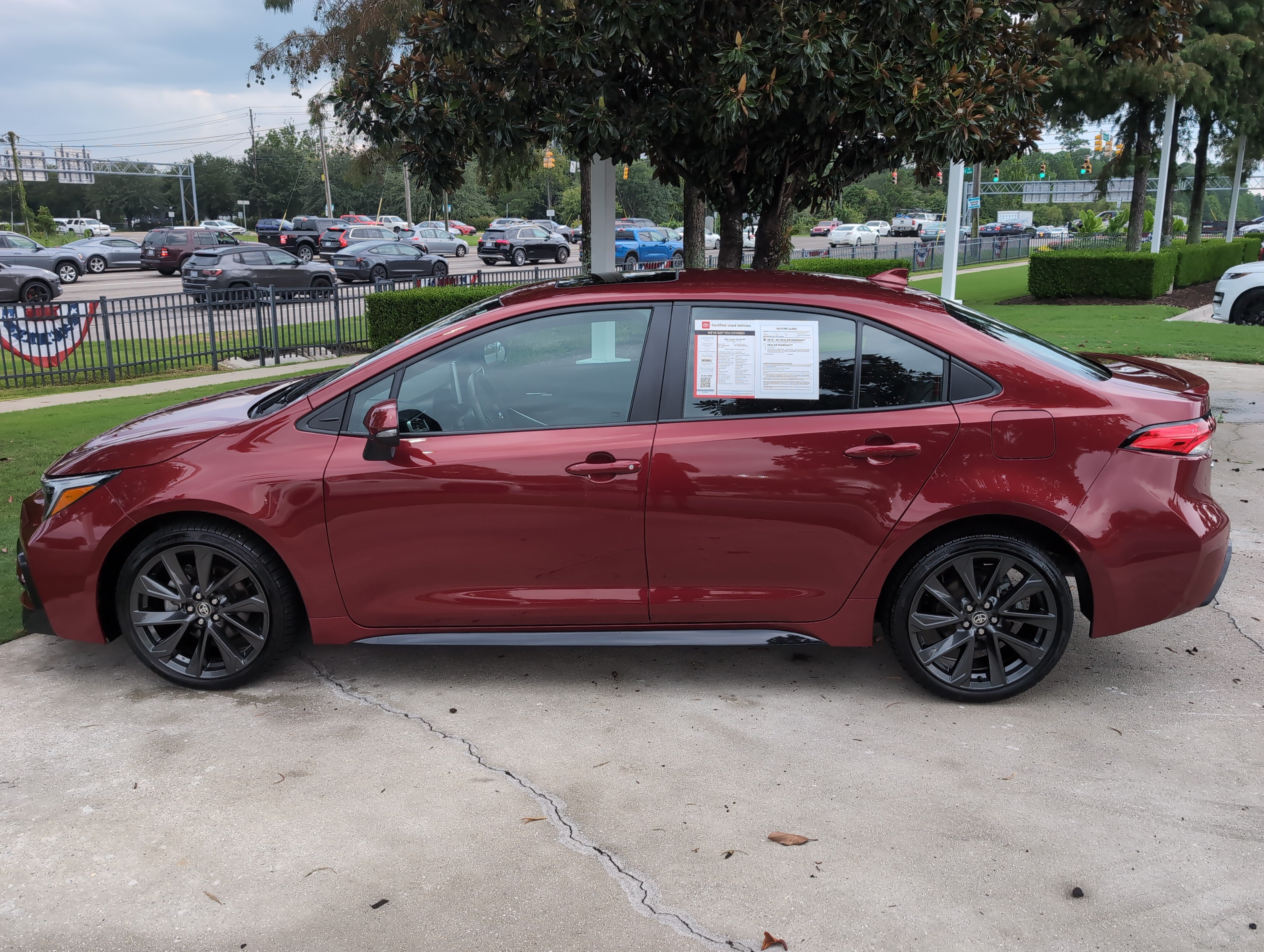 Certified 2025 Toyota Corolla SE w/ SE Premium Package FWD image 7