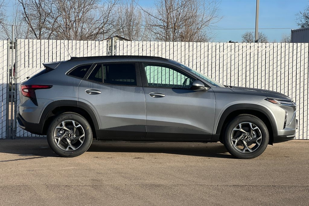 New 2026 Chevrolet Trax LT w/ Driver Confidence Package image 3